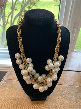Vintage Napier Gold-Tone and Faux Pearls Cunky Necklace